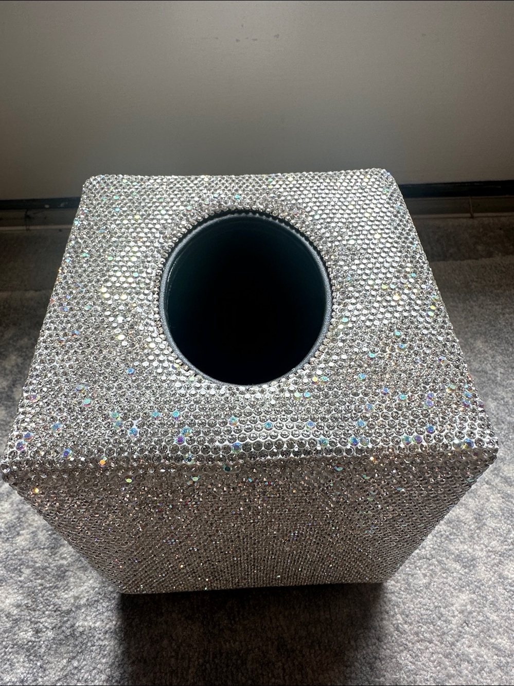CRYSTAL TISSUE BOX COVER NWT - Picture 2 of 7